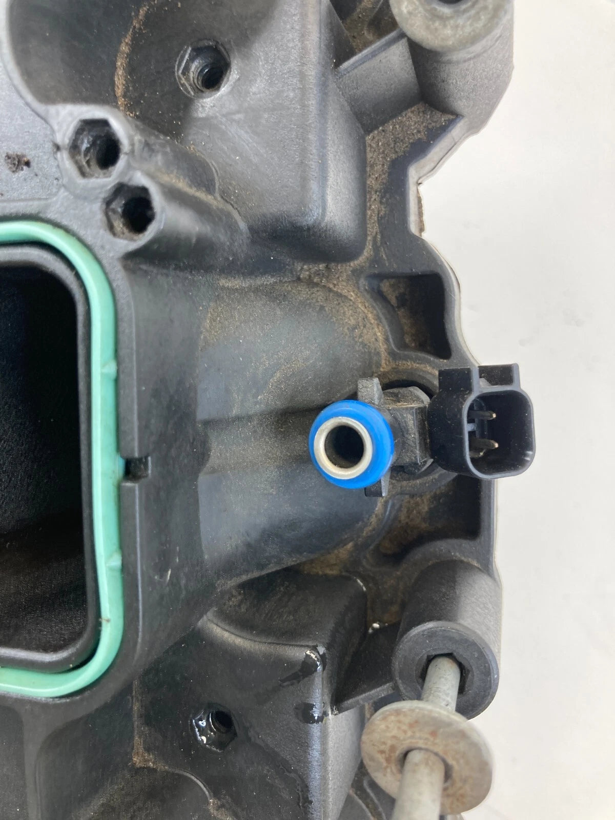 2011-2016 CHRYSLER TOWN & COUNTRY 3.6L ENGINE LOWER INTAKE MANIFOLD 04593930AB