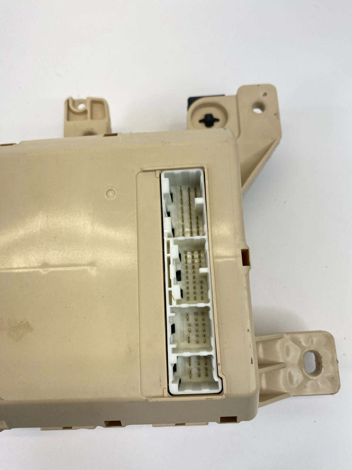 2004-2006 TOYOTA SIENNA 3.3L INTERIOR CABIN DASH FUSE RELAY JUNCTION BOX OEM