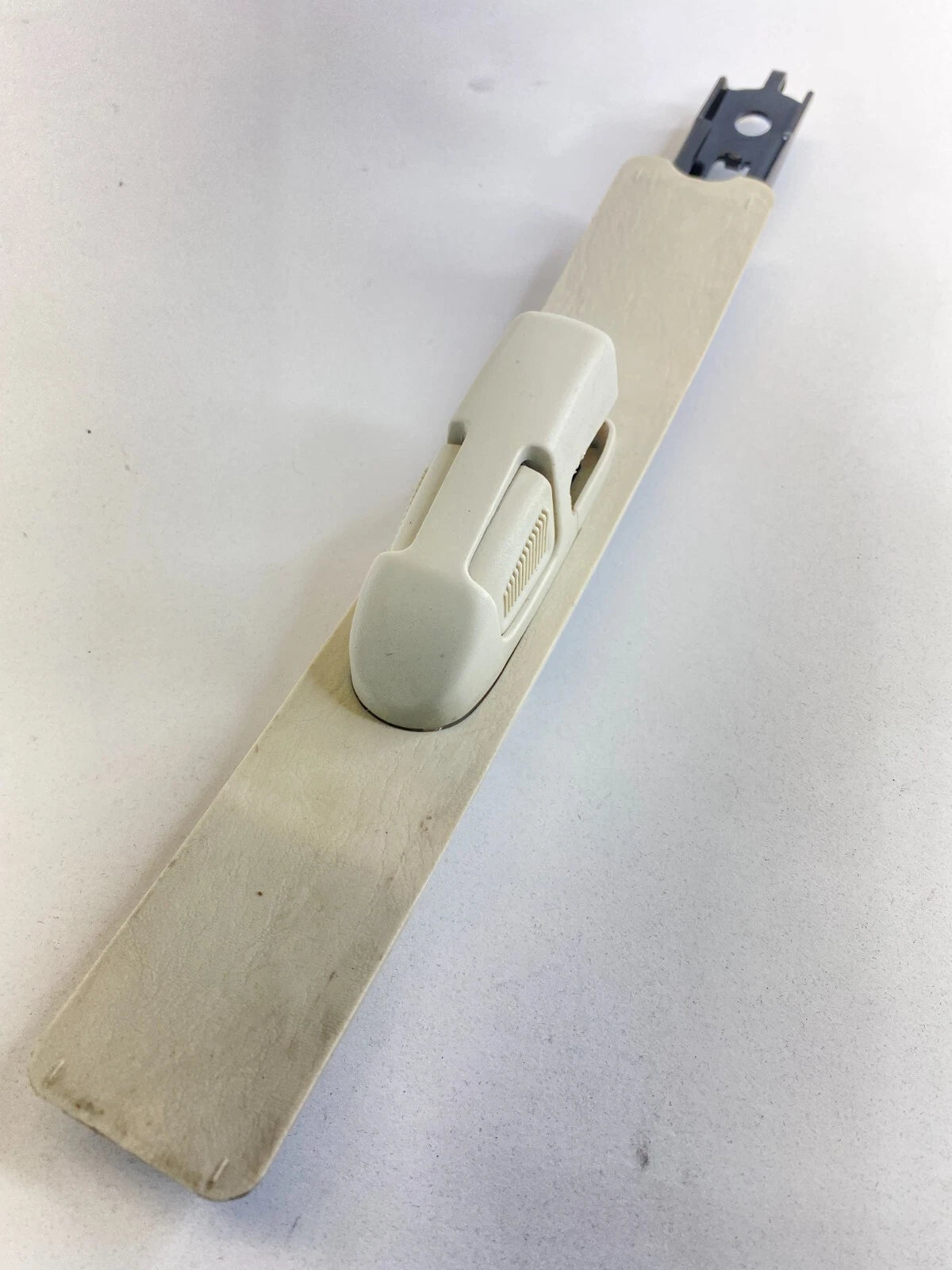 2008 2009 2010 2011 2012 FORD ESCAPE FRONT SEAT BELT SEATBELT HEIGHT ADJUSTER