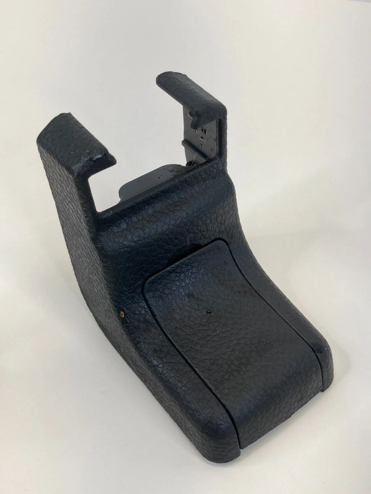 2013-2019 HYUNDAI SANTA FE REAR RIGHT SEAT TRACK END COVER TRIM SET OF 4 OEM