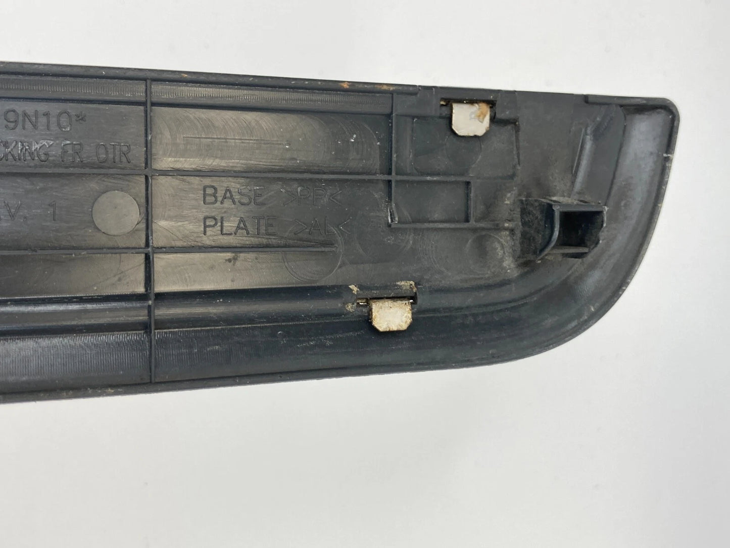 2005-2011 CADILLAC STS REAR RIGHT SIDE DOOR SILL SCUFF STEP PLATE TRIM 25762034