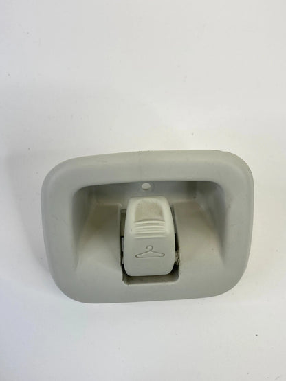 2009-2014 VOLKSWAGEN ROUTAN INTERIOR INNER ROOF HANGER COAT HOOK COVER L0051505