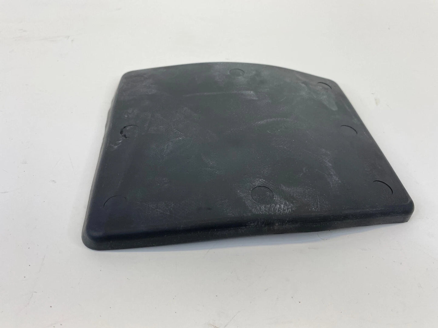2003-2006 KIA SORENTO CENTER CONSOLE STORAGE COMPARTMENT RUBBER LINER MAT OEM
