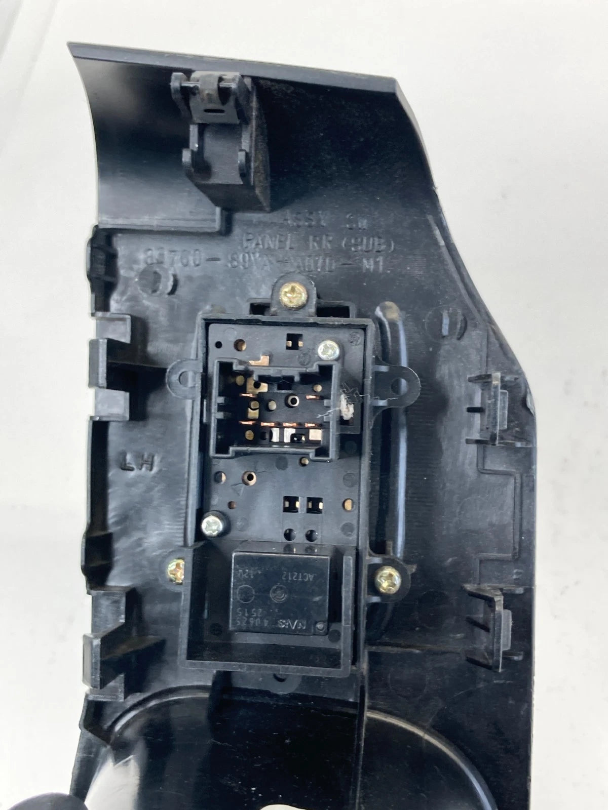 03-05 HONDA PILOT REAR LEFT WINDOW SWITCH BEZEL CUP HOLDER OEM 83760-S9VA-A010