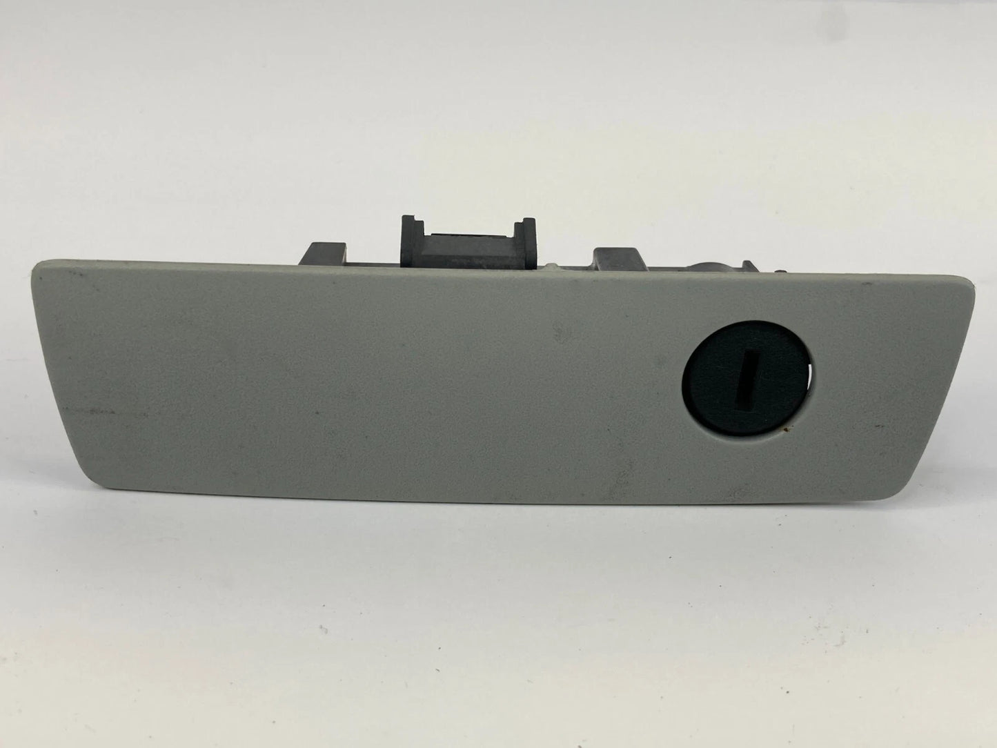 2008-2010 CHRYSLER TOWN & COUNTRY DASHBOARD GLOVE BOX LOCK LATCH HANDLE ASSEMBLY