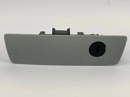 2008-2010 CHRYSLER TOWN & COUNTRY DASHBOARD GLOVE BOX LOCK LATCH HANDLE ASSEMBLY