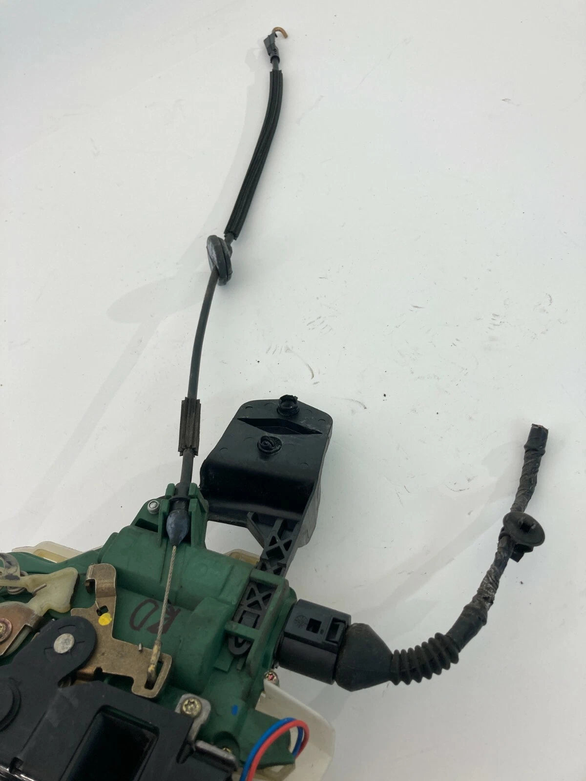 2001-2005 VOLKSWAGEN PASSAT REAR LEFT BACK SIDE DOOR LOCK LATCH ACTUATOR OEM