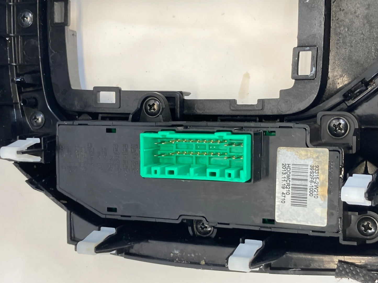 2013-2019 HYUNDAI SANTA FE CENTER CONSOLE SHIFTER BEZEL W/ CUP HOLDER & SWITCHES