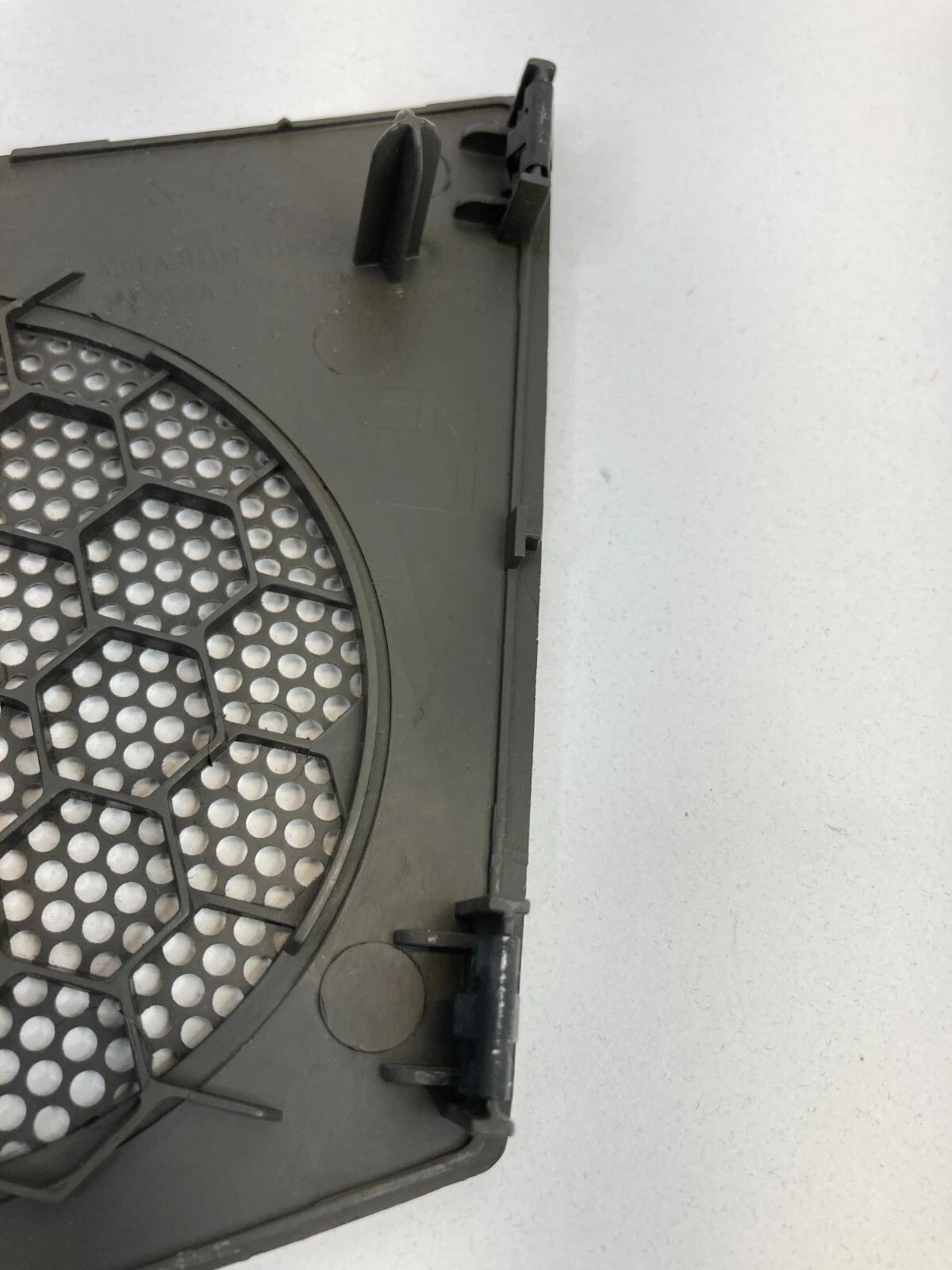 2005-2010 JEEP GRAND CHEROKEE FRONT LEFT DASH SPEAKER GRILL COVER TRIM 5KB01TRM
