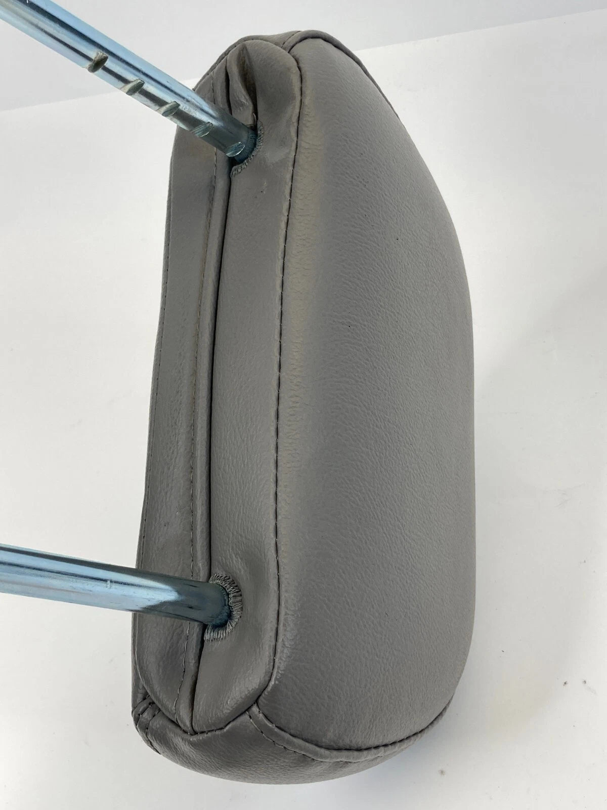 2002 2003 2004 2005 FORD EXPLORER FRONT RIGHT PASSENGER SEAT HEADREST HEAD REST