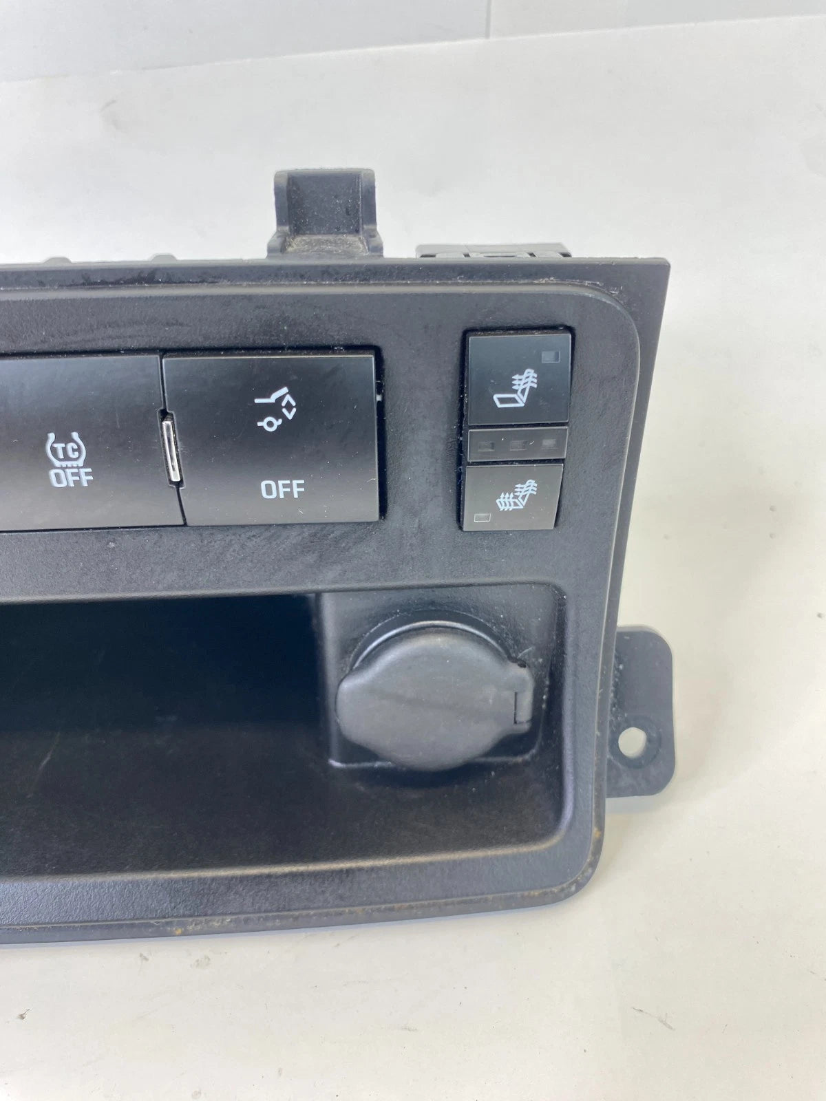 2013 2014 CHEVY TRAVERSE DASH PANEL HEATED SEAT SWITCH W/ POWER OUTLET 22864153