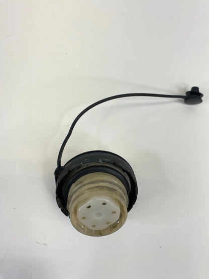 2010-2017 GMC TERRAIN CHEVROLET EQUINOX FUEL FILLER TANK CAP LID COVER OEM