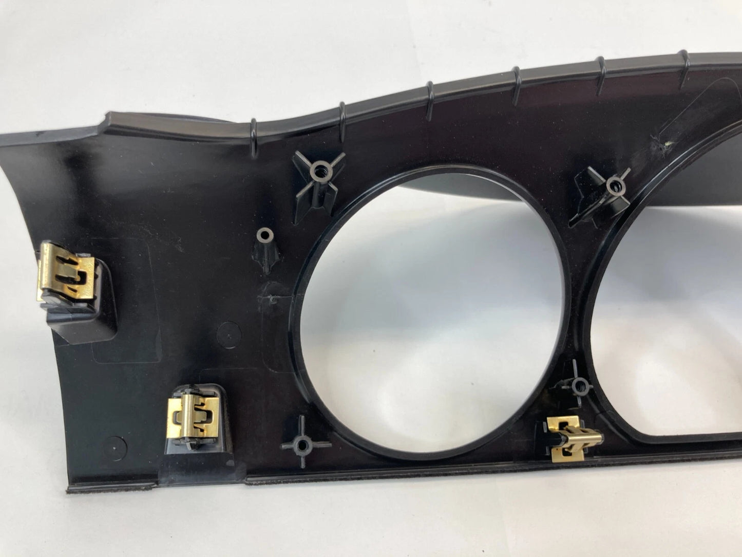 2006 2007 BUICK LUCERNE SEDAN 4-DR INSTRUMENT PANEL CLUSTER TRIM BEZEL 25769507