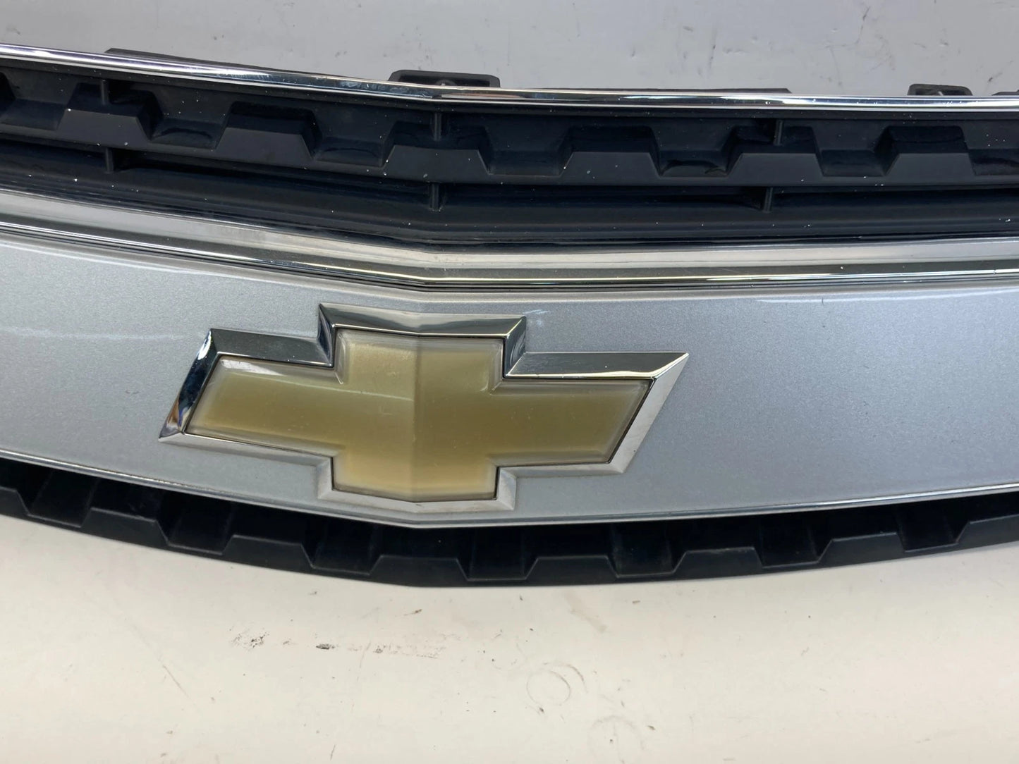2012-2015 CHEVY CAPTIVA SPORT FRONT UPPER GRILL GRILLE SILVER CHROME 25911312