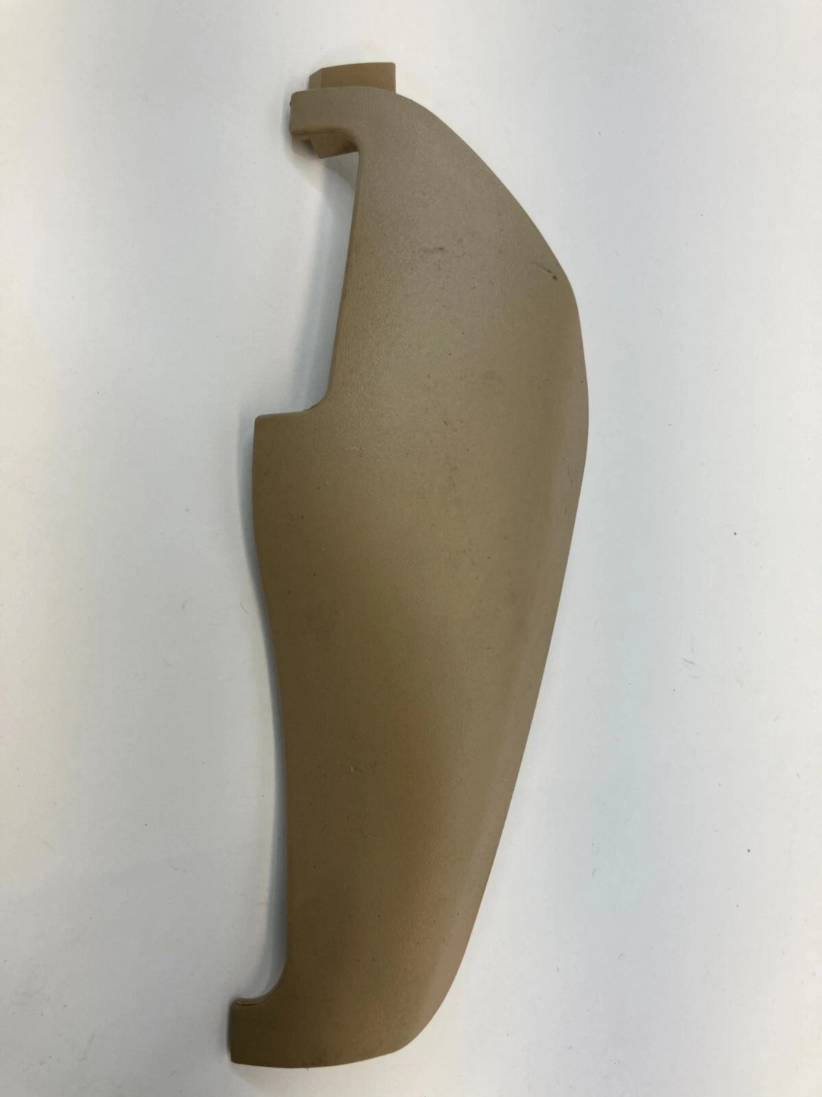 2006 BMW 330I SEDAN FRONT RIGHT PASSENGER SEAT BELT CATCH GUIDE COVER 6-979-624
