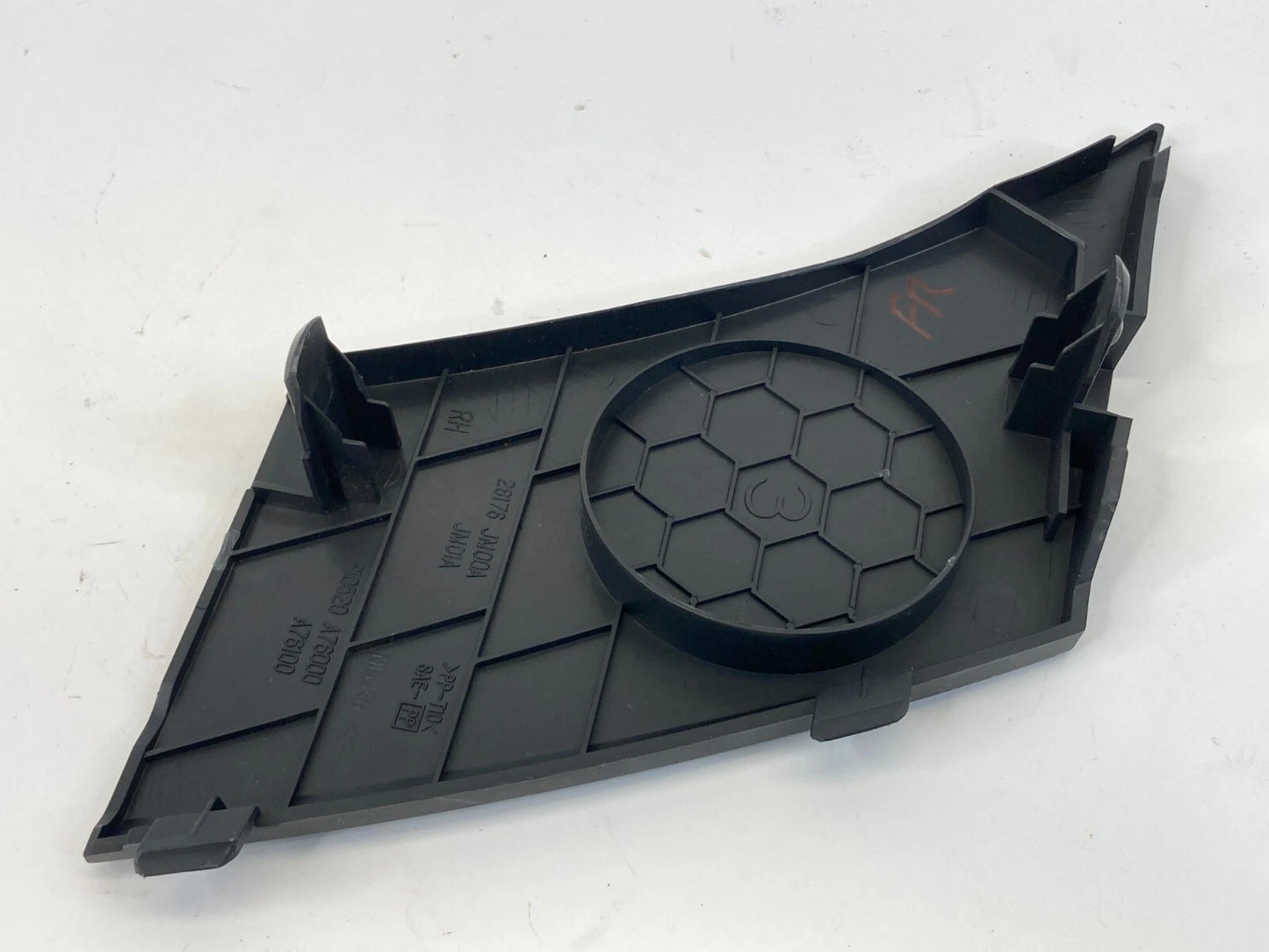 2008 09 2010 NISSAN ROGUE DASH RIGHT PASSENGER SPEAKER COVER GRILLE 28176-JM00A