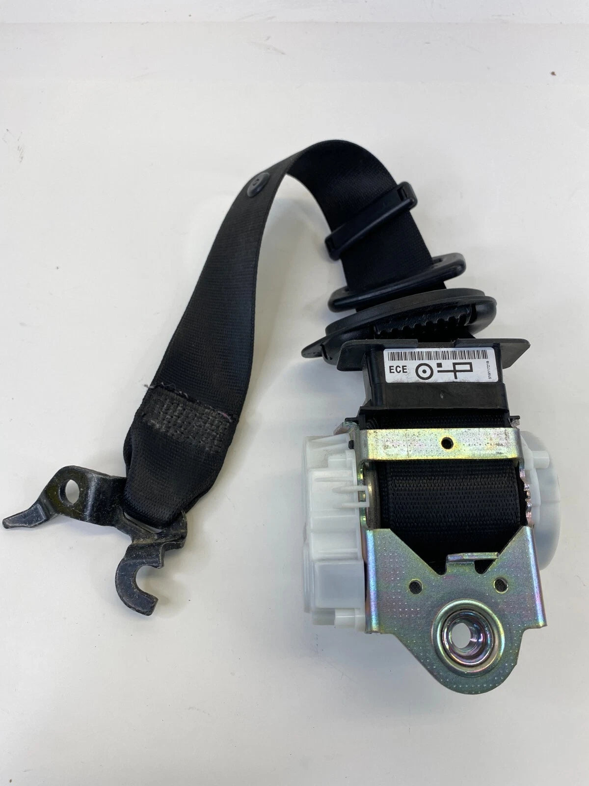 07 08 BMW 328XI SEDAN FRONT LEFT DRIVER SIDE SEAT BELT RETRACTOR 33059848 OEM
