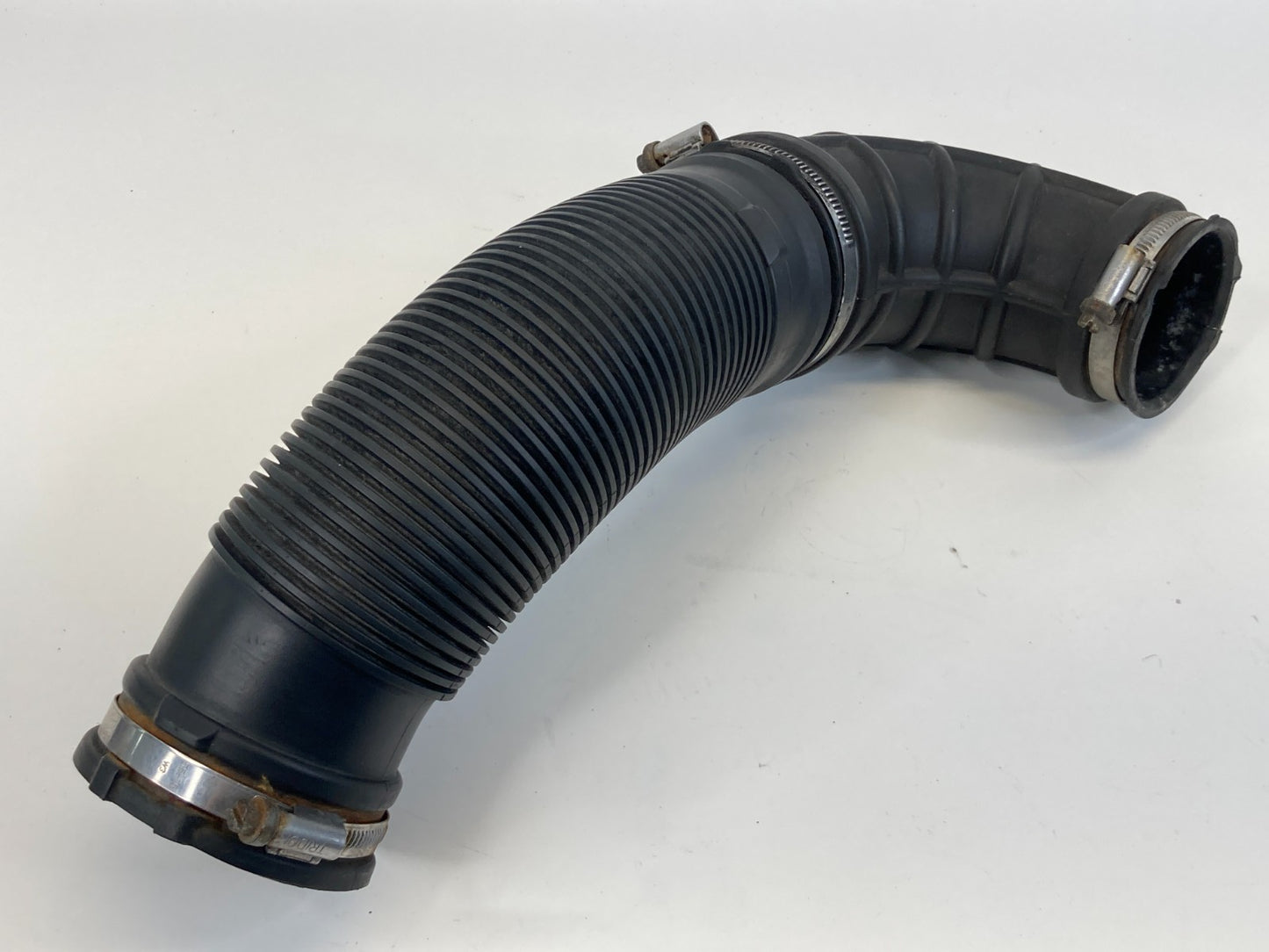 2011-2016 Chevrolet Cruze 2016 Limited 1.4L Air Cleaner Outlet Duct 13265784