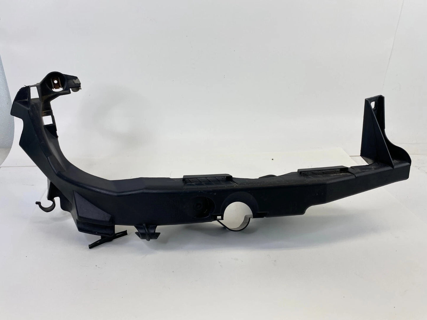 2006 BMW 330xi 330i FRONT RIGHT HEADLIGHT MOUNT BRACKET OEM FACTORY 51117116708