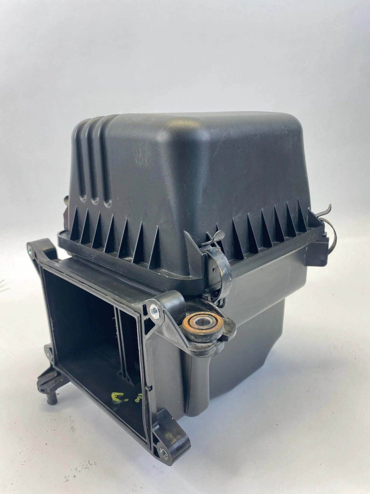 2010-2013 KIA FORTE 2.0L AIR CLEANER FILTER BOX HOUSING ASSEMBLY 28110-1M400