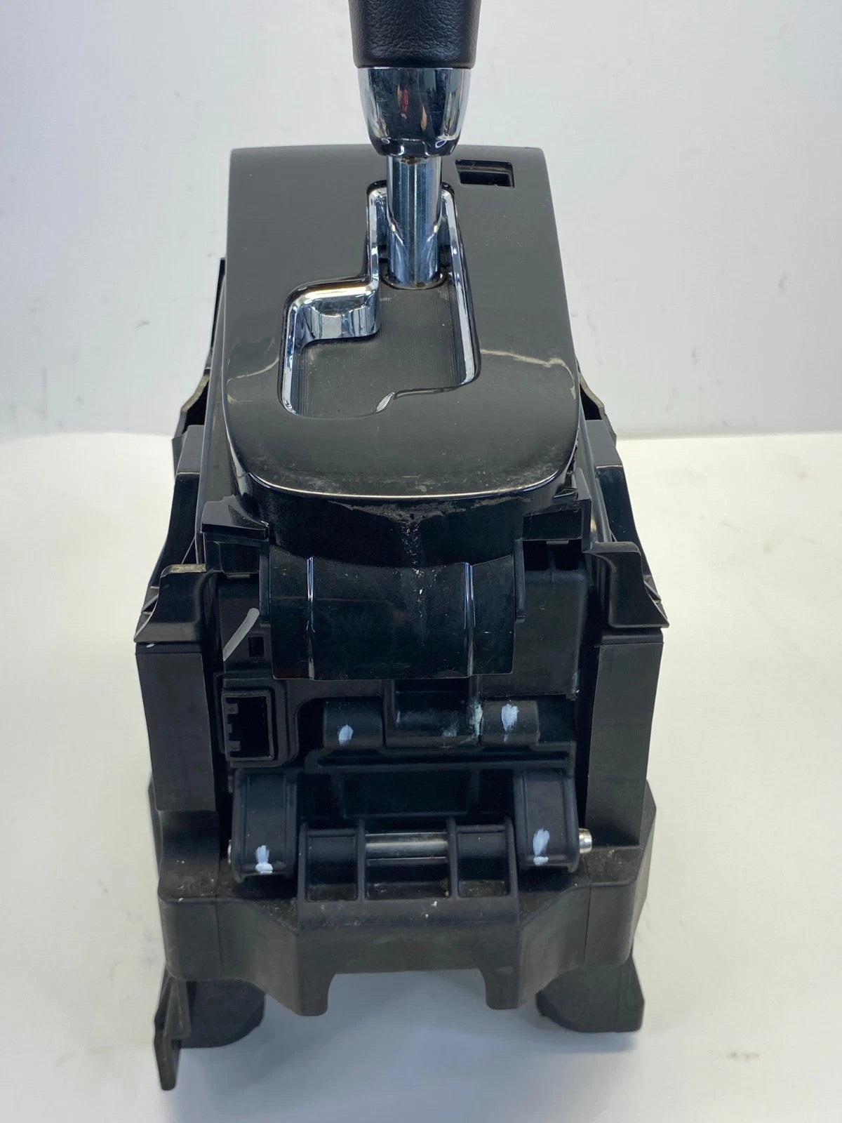 2011-2016 CHEVROLET CRUZE AUTOMATIC TRANSMISSION FLOOR GEAR SHIFTER LEVER HANDLE
