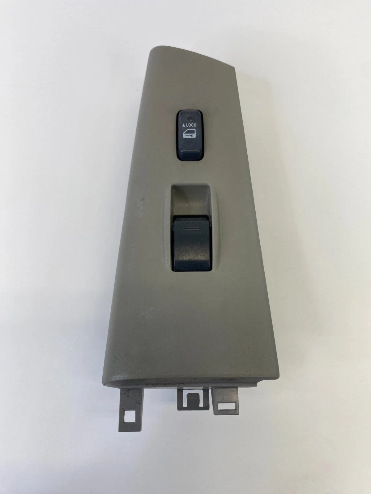 03-08 TOYOTA COROLLA FRONT RIGHT PASSENGER DOOR WINDOW SWITCH BEZEL 74231-02320