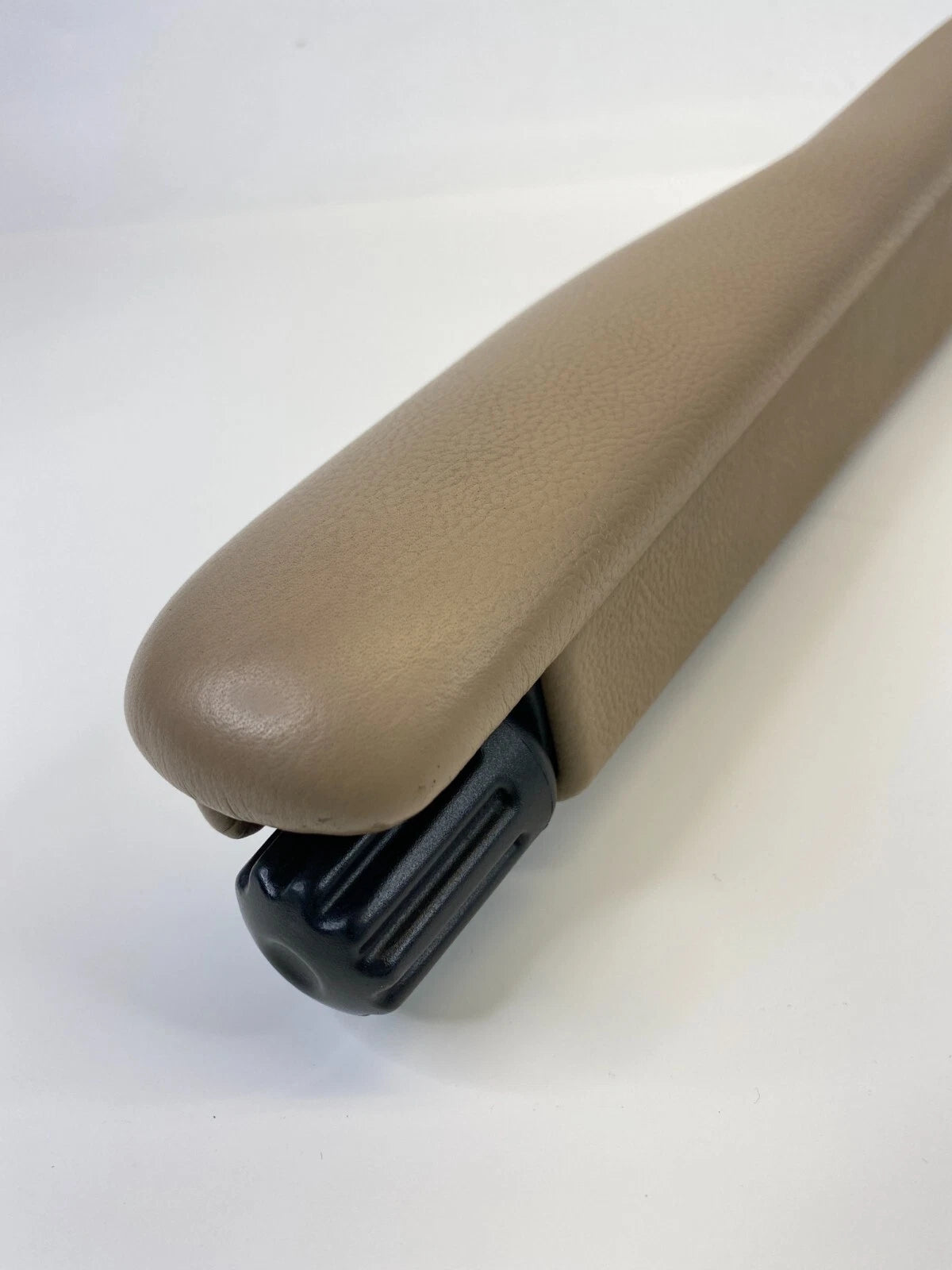 2003-2006 LAND ROVER RANGE ROVER FRONT RIGHT PASSENGER SEAT ARMREST ASSEMBLY OEM