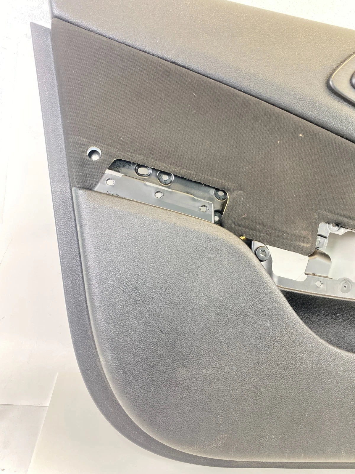 2015-2017 Chrysler 200 Front Left Side Interior Door Panel Assembly 5MC31DX9AB