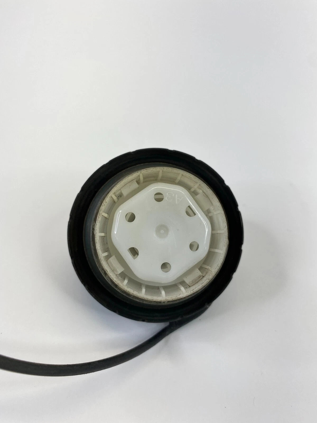 2010 2011 CADILLAC SRX 2011 GMC ACADIA BUICK ENCLAVE FUEL FILLER GAS TANK CAP