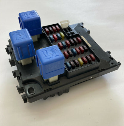 1996-1998 Nissan Pathfinder Dash Interior Fuse Box Junction Block 24350-1W300