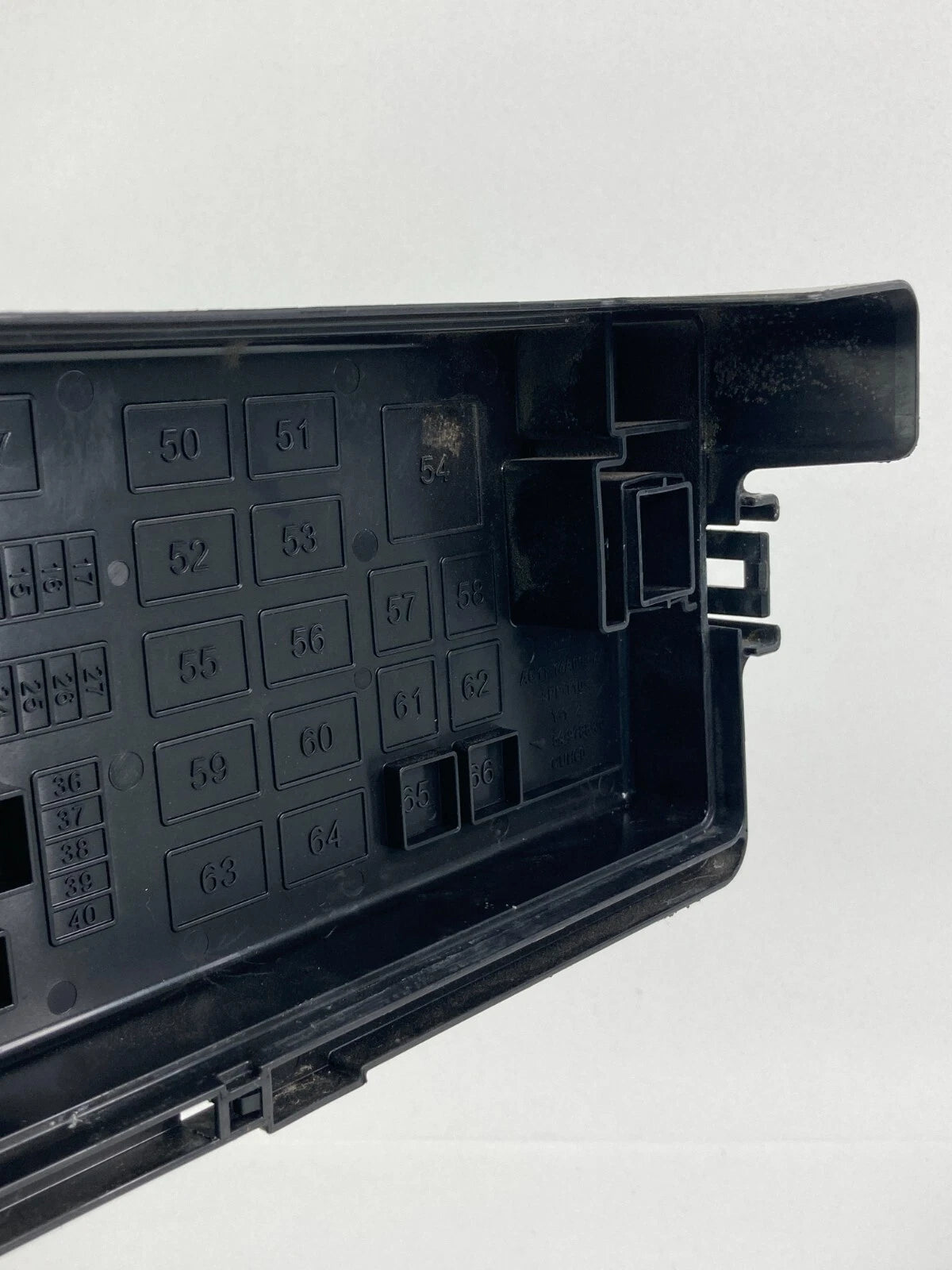 2010 2011 2012 LINCOLN MKT ENGINE FUSE BOX UPPER COVER PANEL TRIM AG1T-14A003-AA