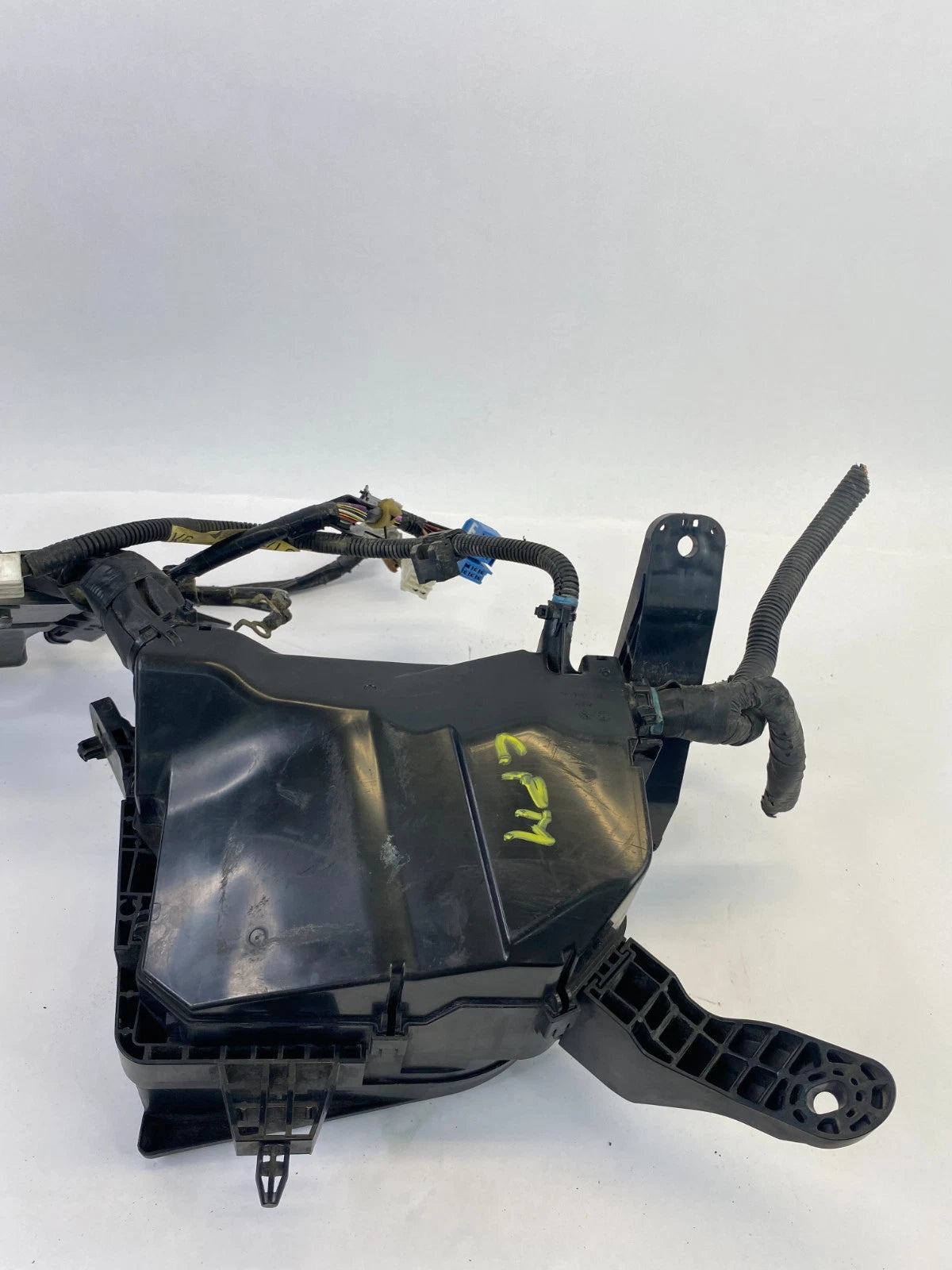 2010-2013 SUZUKI KIZASHI SE ENGINE FUSE BOX JUNCTION BLOCK UNIT 36068-57L60 OEM