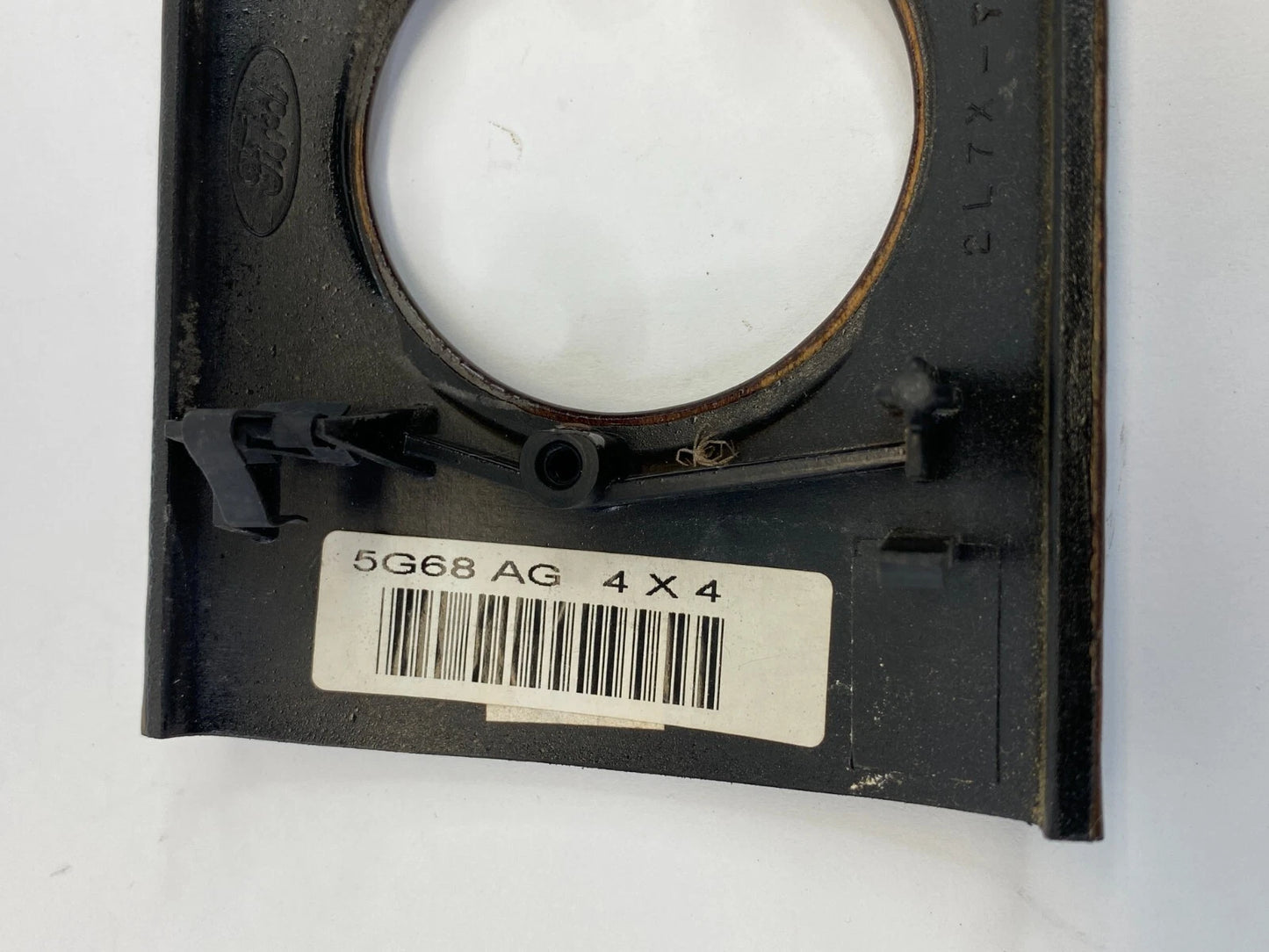 2003 2004 03 04 LINCOLN NAVIGATOR INSTRUMENT PANEL CONTROL SWITCH BEZEL 5G68AG