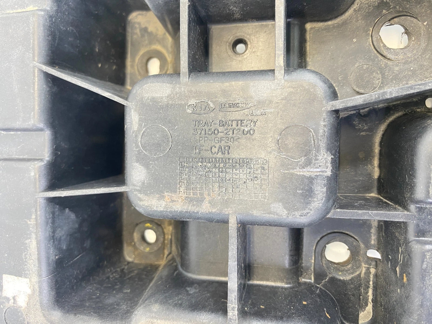 2014 2015 Kia Optima 2.4L A/T Battery Tray Holder Bracket 37150-2T200 OEM