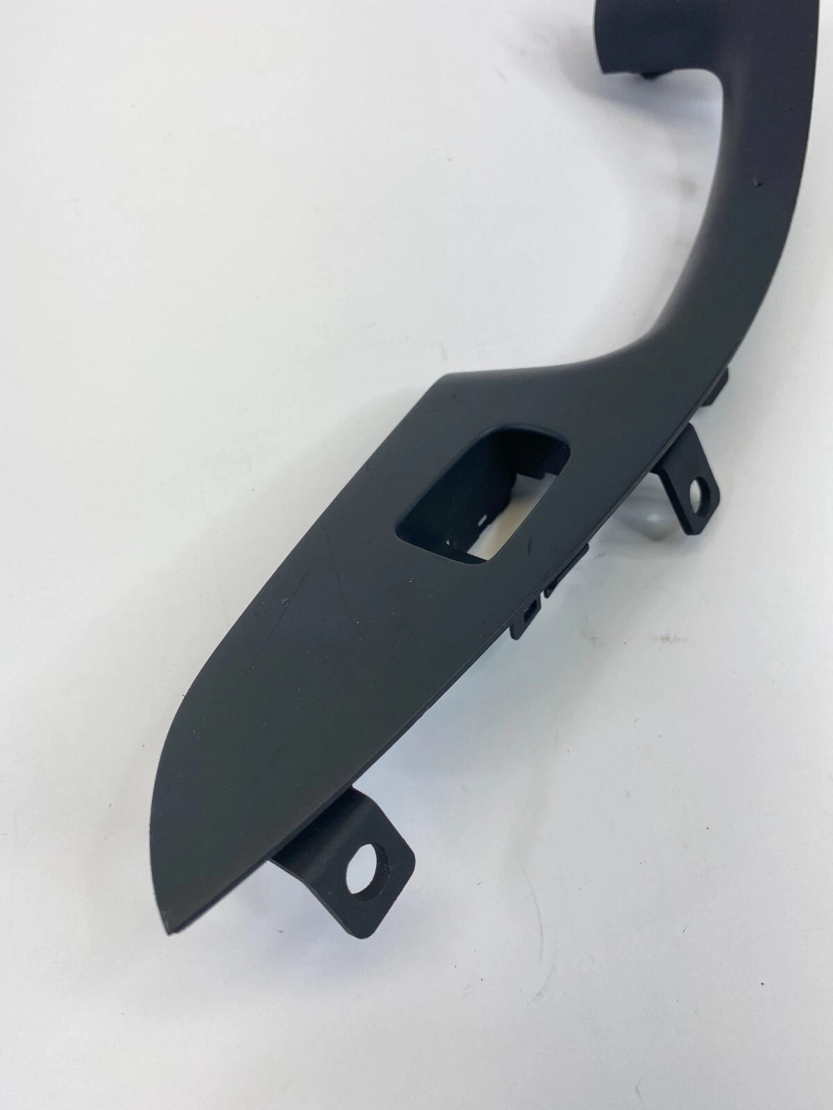 11-13 HYUNDAI ELANTRA SEDAN REAR RIGHT WINDOW SWITCH BEZEL TRIM 201007574 OEM