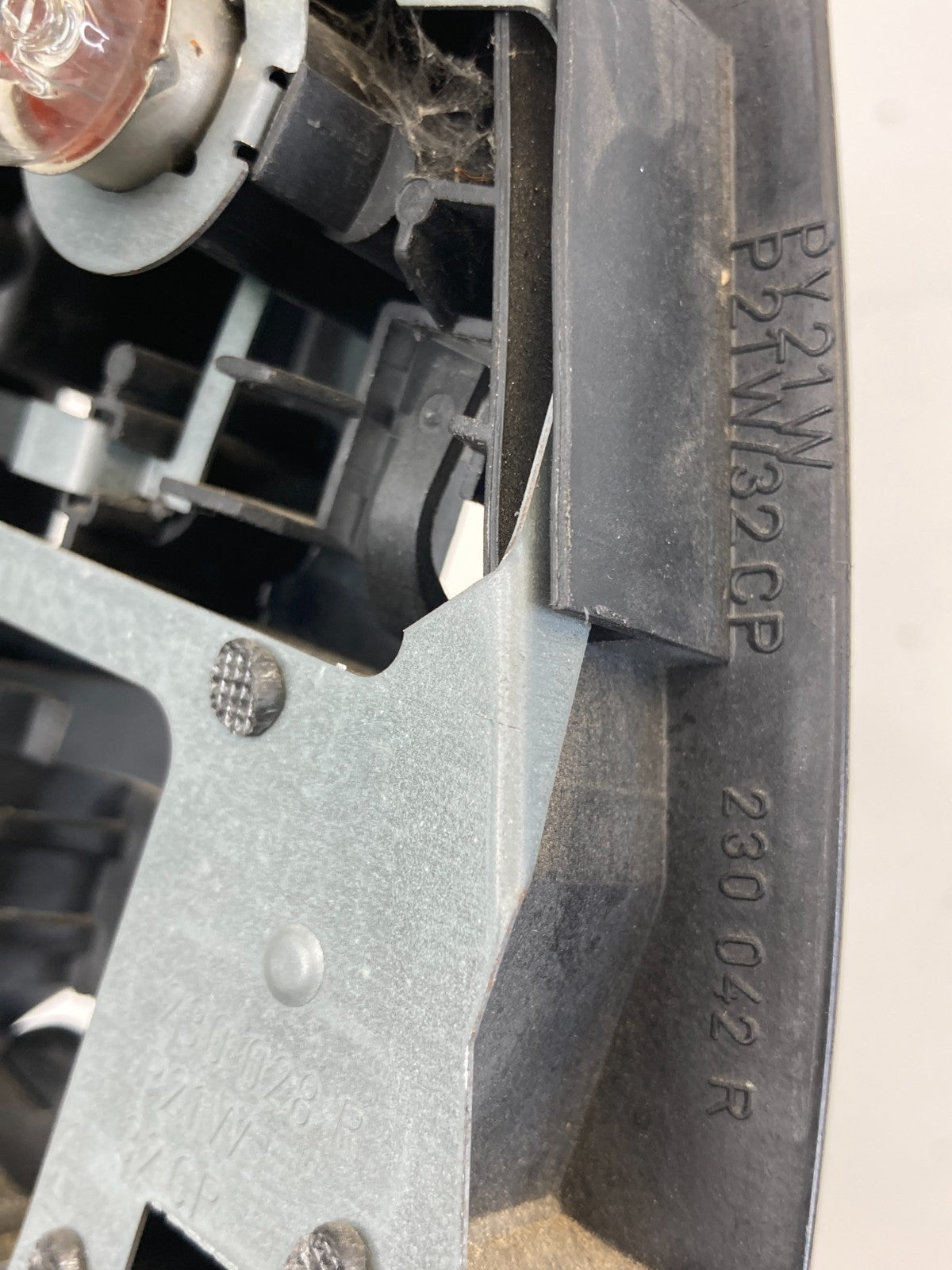 1999 2000 BMW 323i Sedan Rear Right Tail Light Carrier Bulb Holder 63218383100