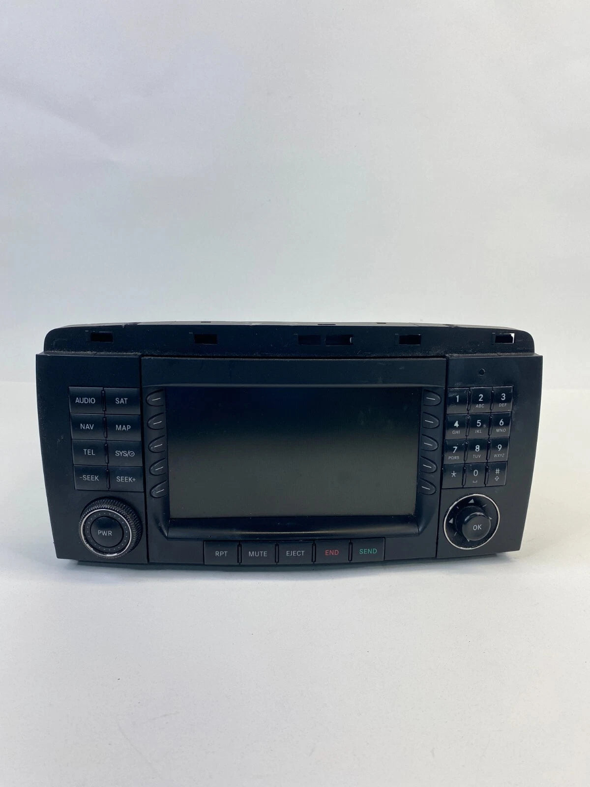 06-08MERCEDES-BENZ R350 NAVI GPS RADIO RECEIVER MONITOR SCREEN A2518704589 OEM