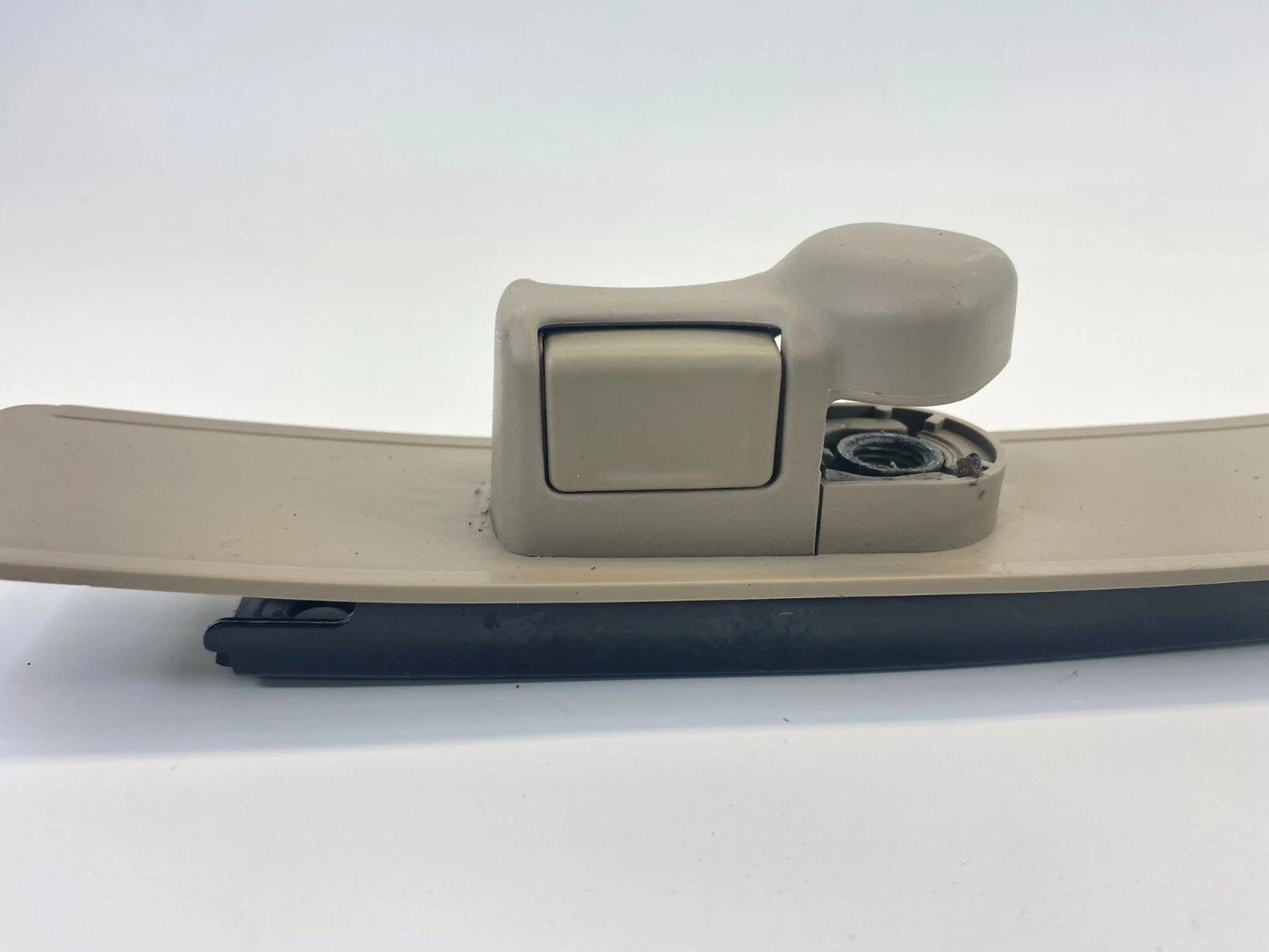 2000-2002 HONDA ACCORD SEDAN FRONT RIGHT SEAT BELT HEIGHT ADJUSTER OEM