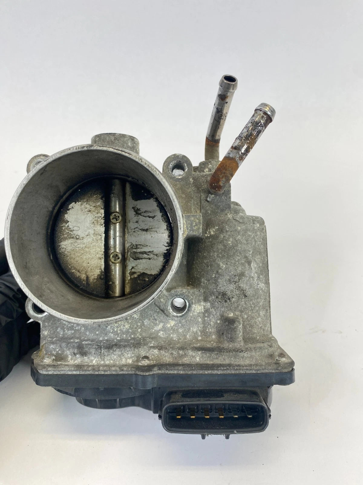 11-19 HYUNDAI ELANTRA 14-21 TUCSON THROTTLE BODY VALVE ASSEMBLY 35100-2E000 OEM
