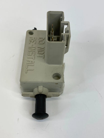 07-11 DODGE NITRO 2009 JOURNEY BRAKE LIGHT LAMP STOP BUTTON SWITCH 56045043AG