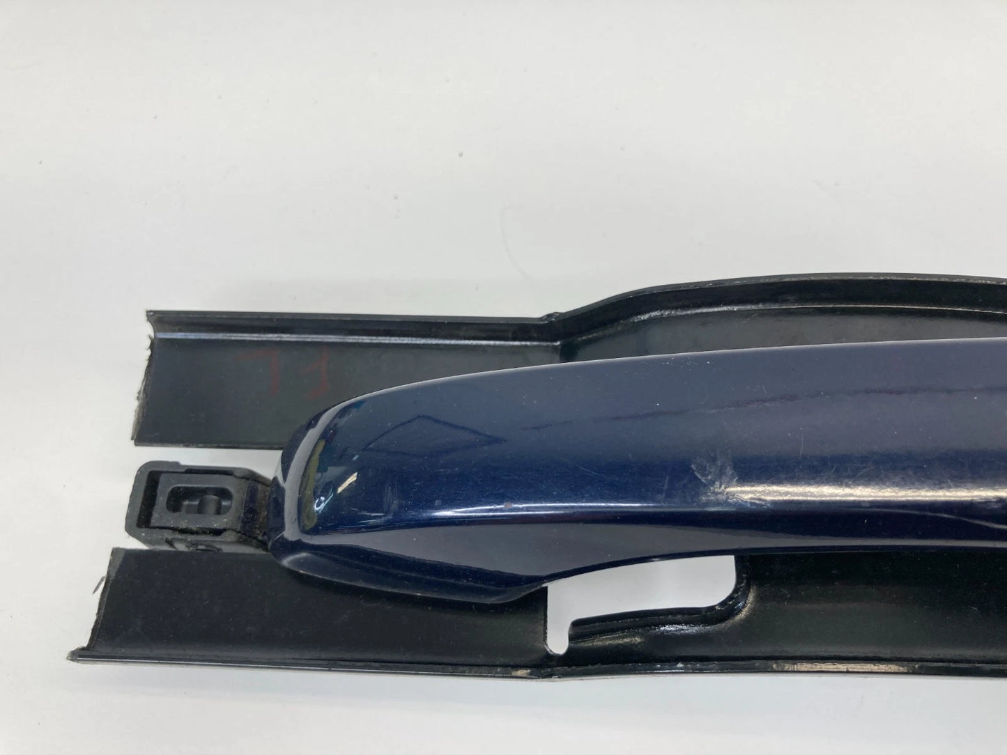 2011-2014 DODGE AVENGER FRONT LEFT DRIVER SIDE EXTERIOR DOOR HANDLE ASSEMBLY