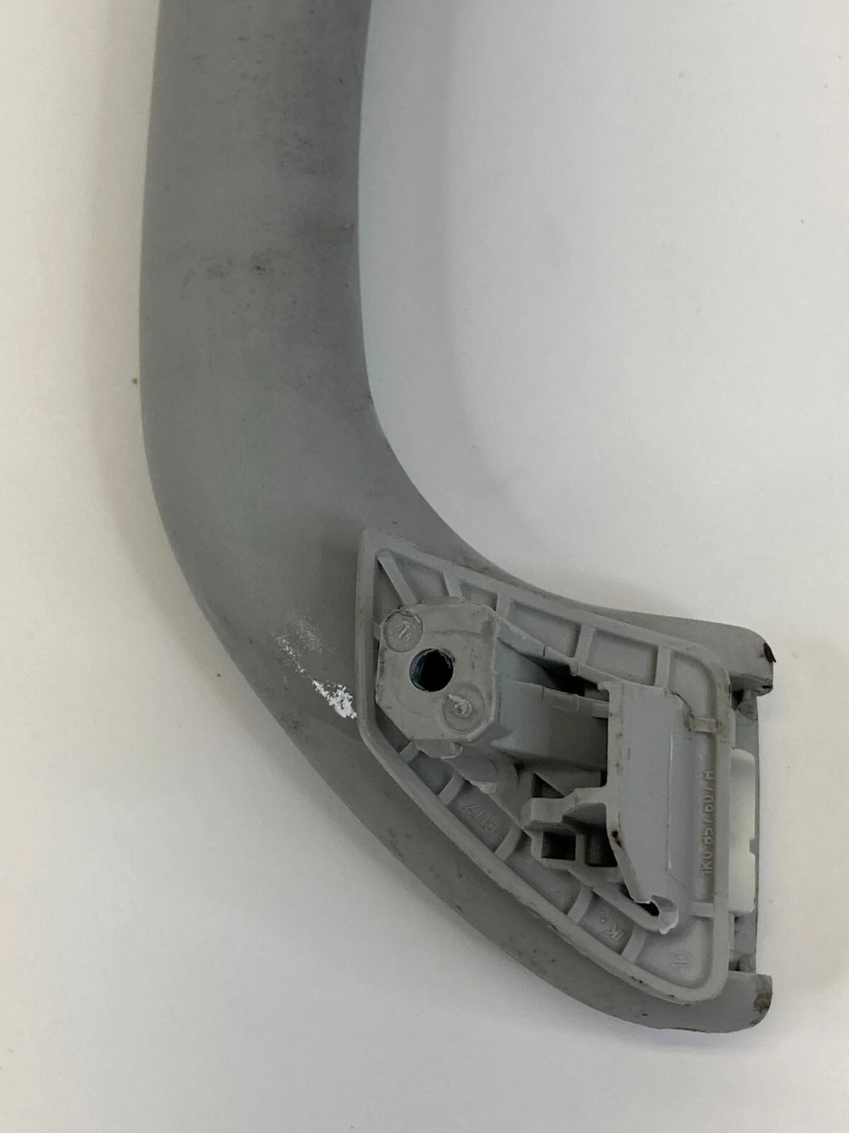 05-07 VW VOLKSWAGEN JETTA FRONT LEFT ROOF INTERIOR GRAB GRIP HANDLE 1K0857607H