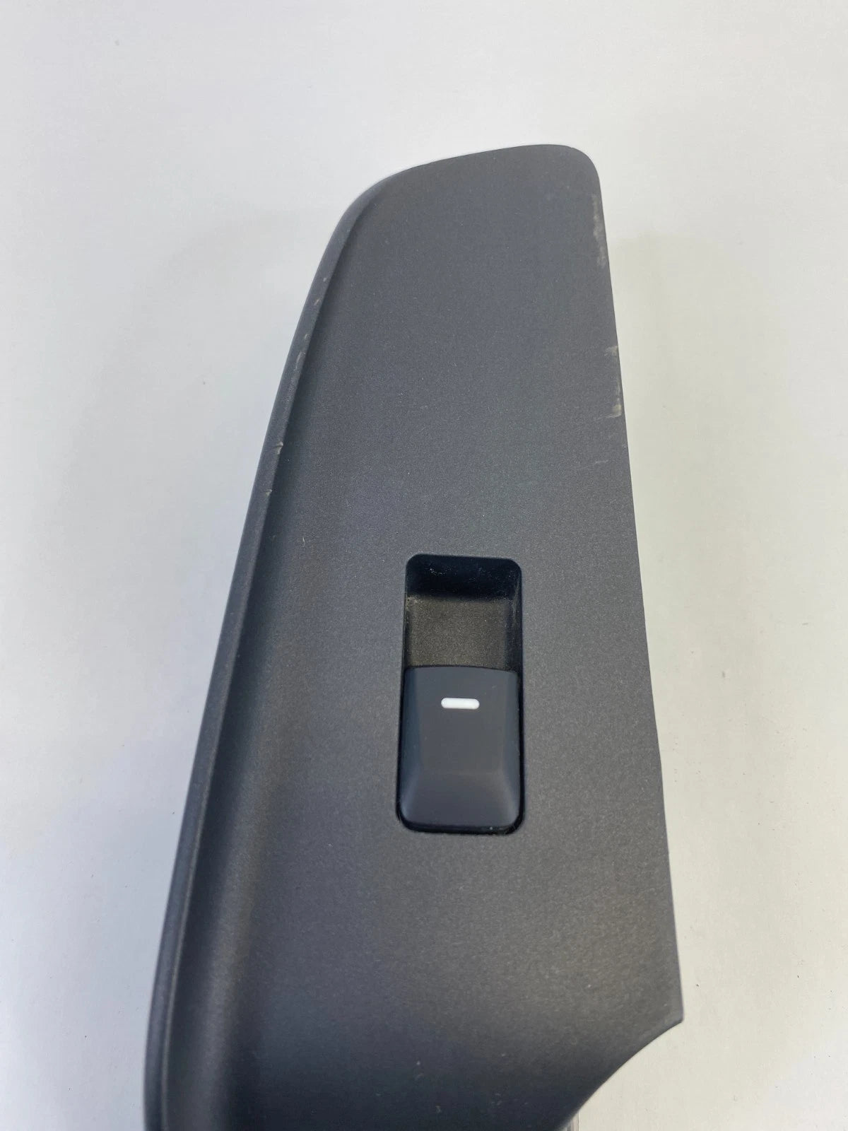 2014-2018 KIA FORTE REAR LEFT SIDE POWER WINDOW SWITCH W/ BEZEL 93581-A7100 OEM