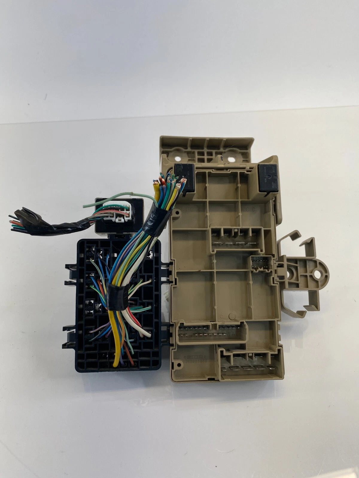 2008-2014 SUBARU IMPREZA 2.5L H4 INTERIOR DASH LEFT JUNCTION FUSE BOX 82201FG010