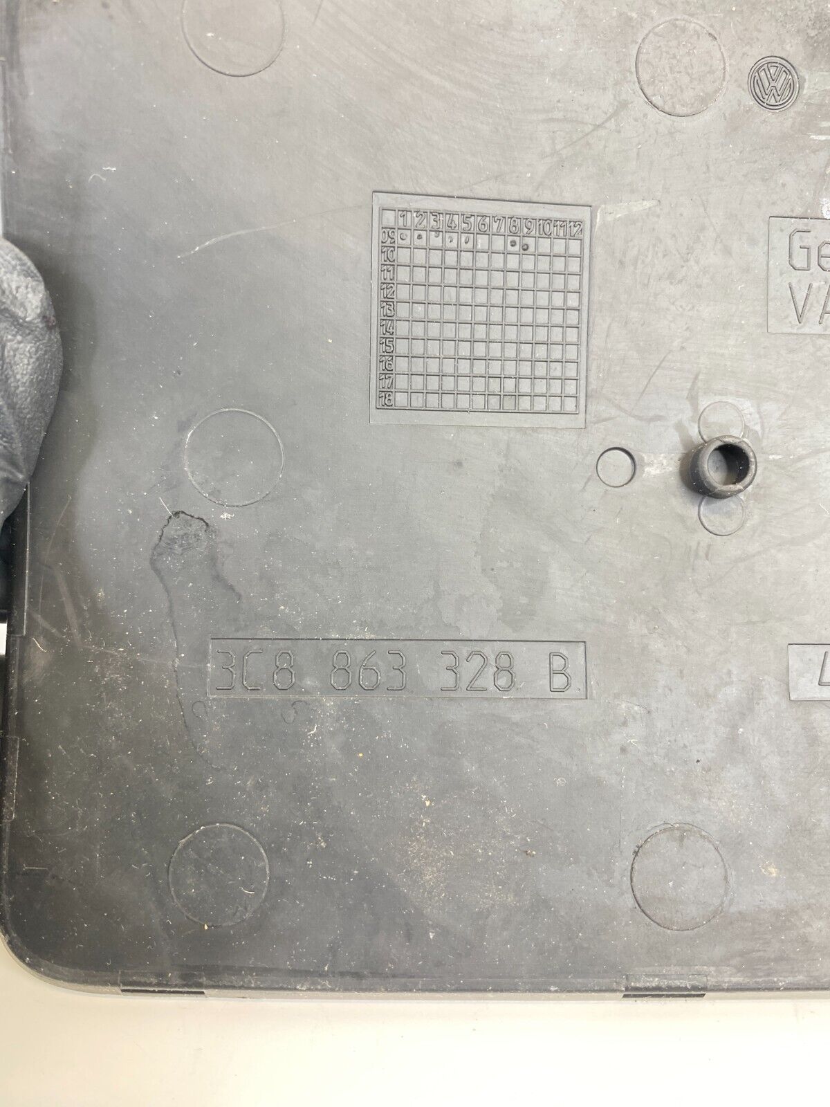 2009-2012 Volkswagen CC Rear Seat Center Storage Tray Insert Rubber Mat Liner