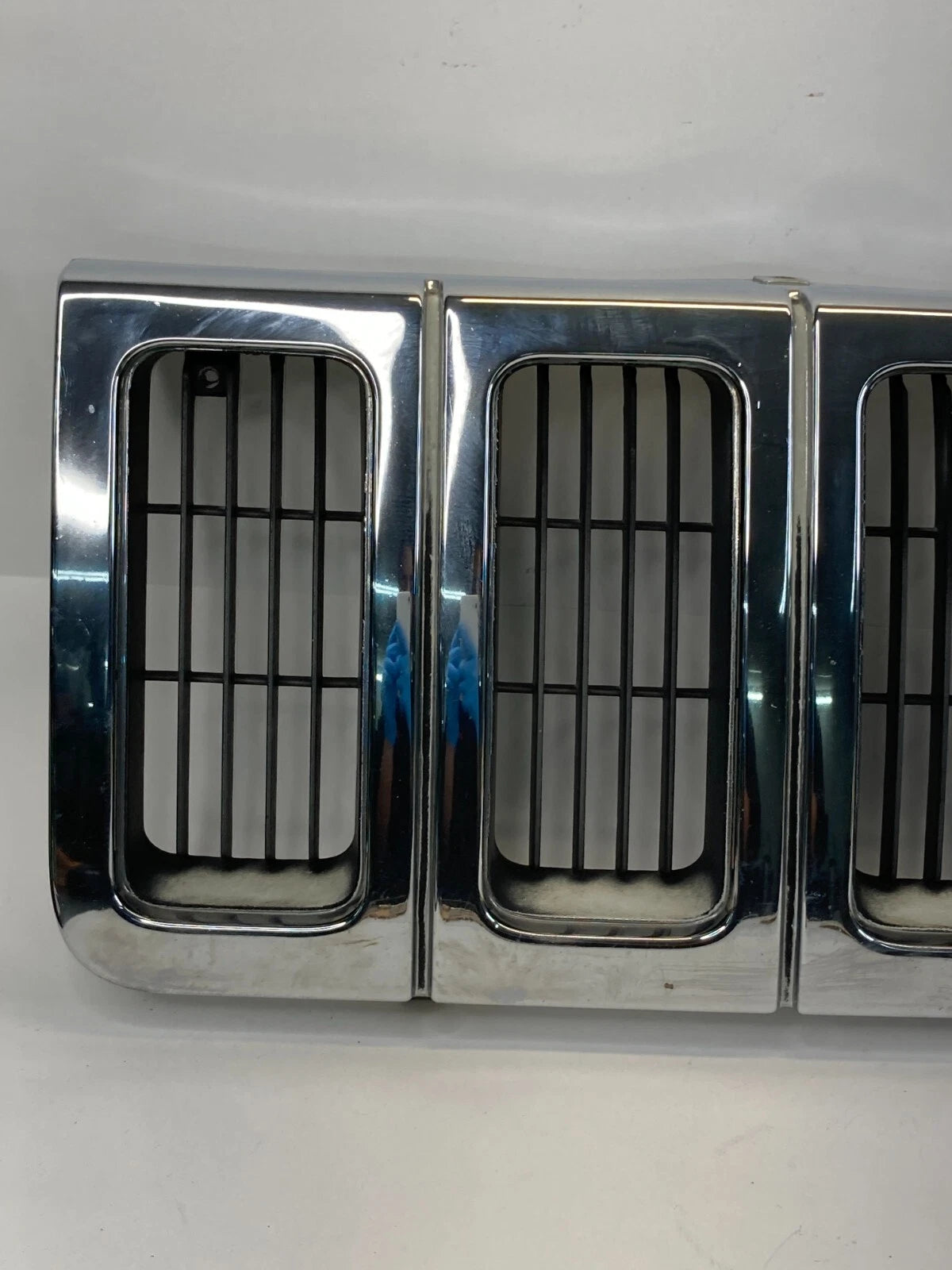 1996-1998 JEEP GRAND CHEROKEE FRONT BUMPER GRILLE GUARD RADIATOR ASSEMBLY OEM