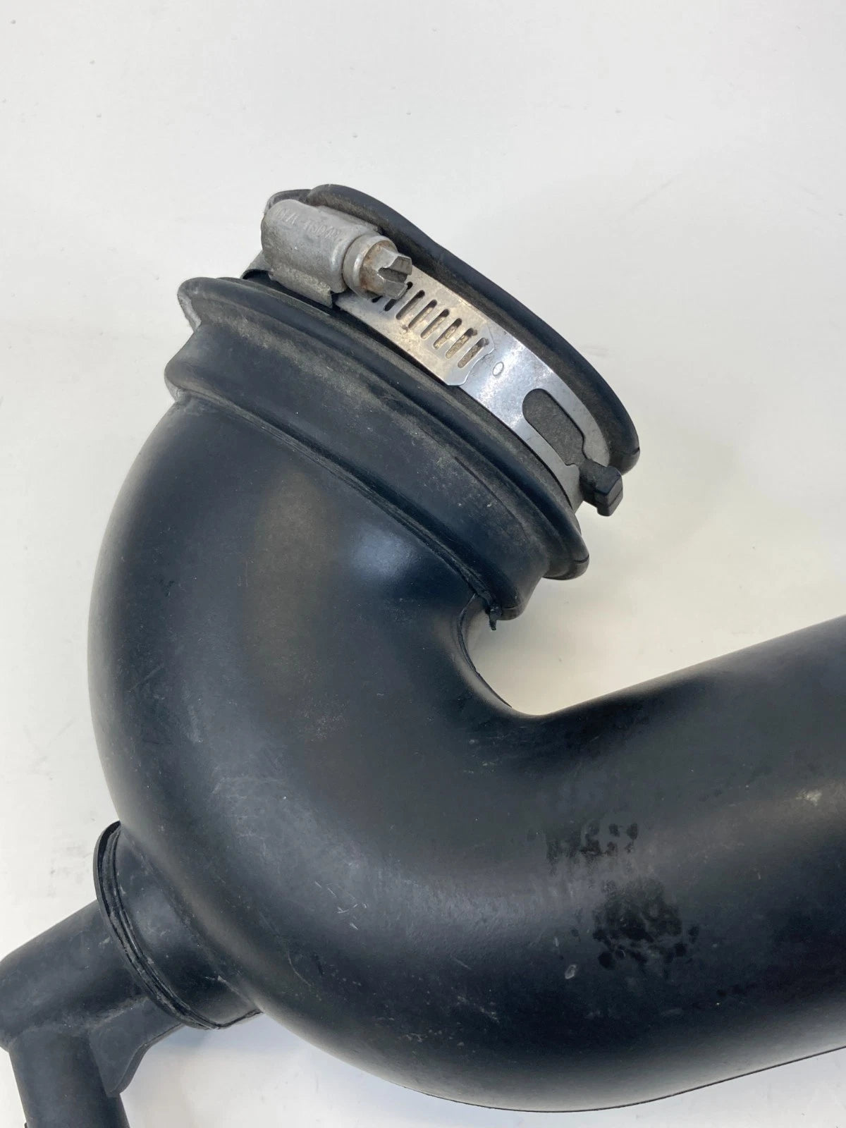 2013-2018 FORD C-MAX FUSION HYBRID 2.0L AIR INTAKE DUCT HOSE DG93-9R504-AB OEM