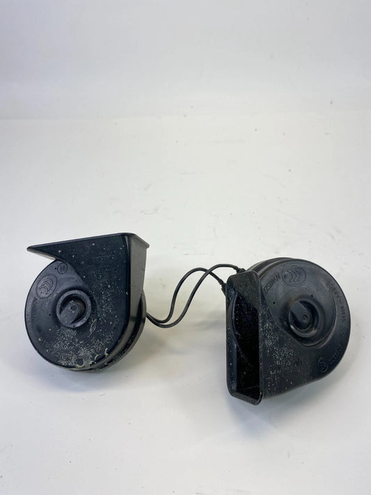 2011-2017 BUICK REGAL 13-15 MALIBU DUAL NOTE HORN HIGH & LOW NOTE SIREN PAIR OEM