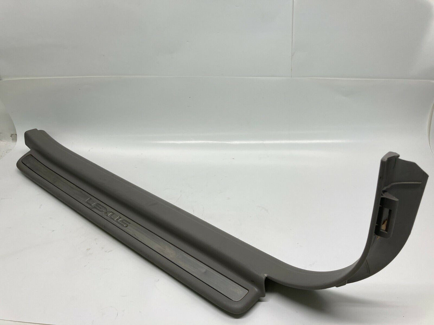 02 03 Lexus ES300 FR Passenger Side Door Sill Scuff Floor Panel Plate 6791333060