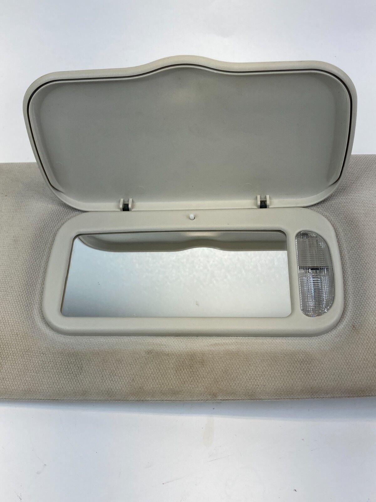 08-10 Chrysler Town & Country Right Passenger Side Sunvisor Sun Visor w/ Light